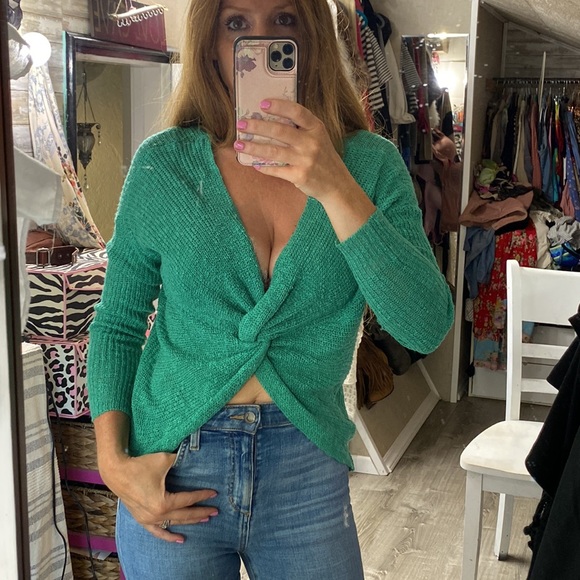 Sweaters - Tie back twist knit top